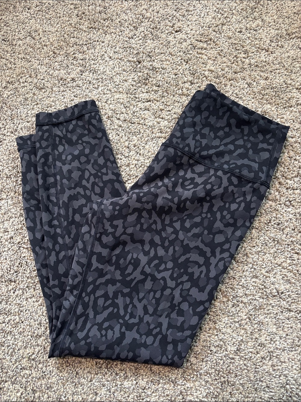 Lululemon Wunder Train High-Rise Tight 25" size 10